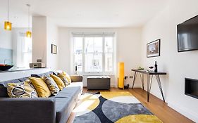 Bright And Modern Earls Court Gem